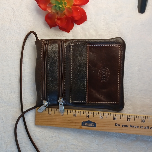 Urban Pouch from Roots - Picture 6 of 9